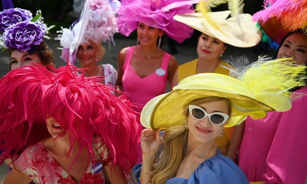 Royal Ascot: Ιπποδρομίες παρέα με τα πιο εντυπωσιακά καπέλα της υψηλής κοινωνίας
